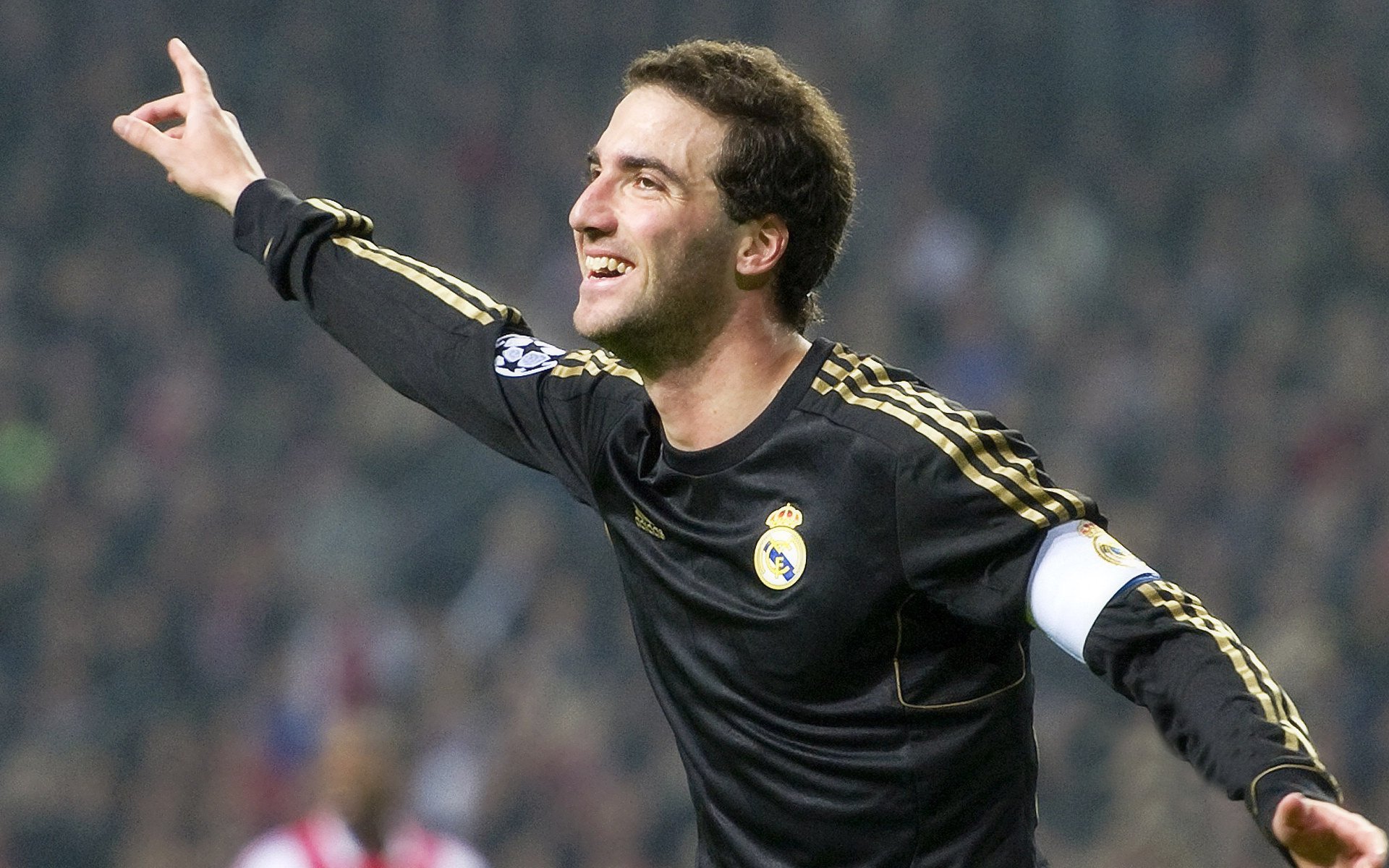 开云体育官网入口-一战定江山：欧冠“决战夜”的荣耀时刻，欧战冠军